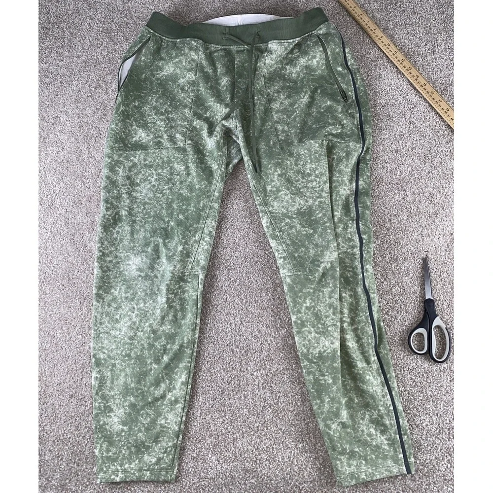 Lululemon Surge Jogger Heritage Men's XXL 365 Green Camo Multi Run Train 30